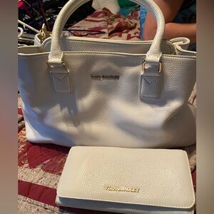 White Vera Bradley purse with matching wallet